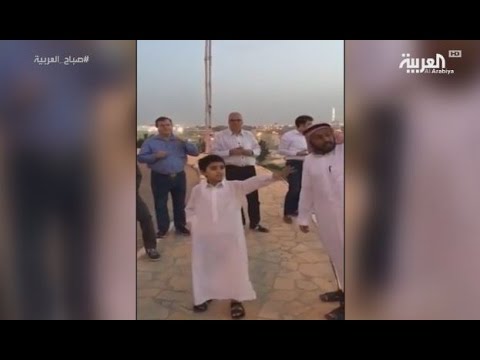 شاهد طفل قصيمي يتحول إلى أصغر مرشد سياحي في السعودية