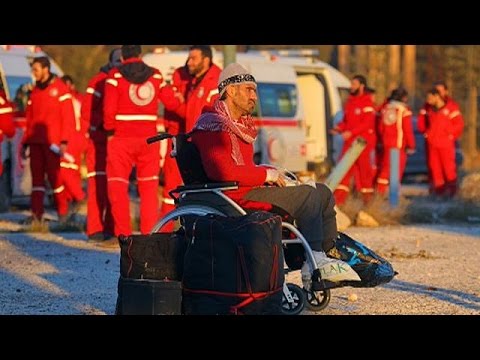 بالفيديو تواصل عمليات إجلاء المدنيين والمقاتلين من حلب