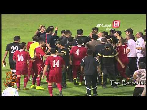 شاهد لاعبو المنتخب الأردني يعتدون على الحكم