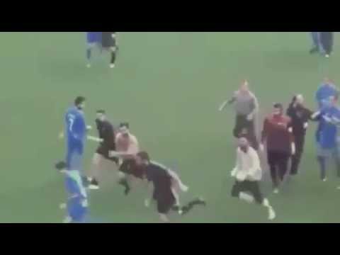 بالفيديو لاعب يندم على إحراز هدف في الدوري اليوناني