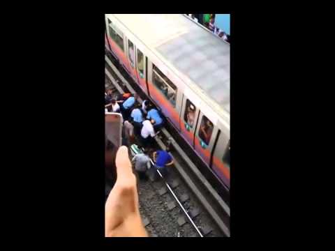 شاهد سيدة تنتحر تحت عجلات مترو الأنفاق