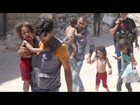 syrian families trickle out of aleppo