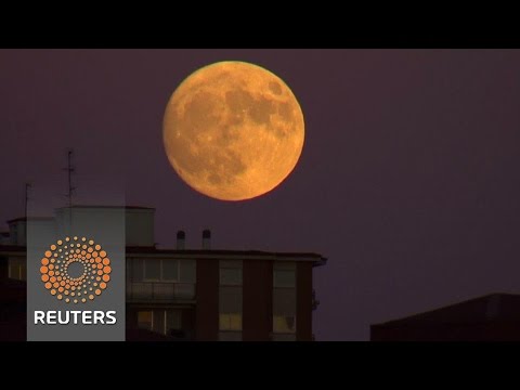 supermoon rises in spain