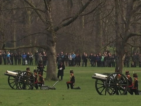 gun salute for queens 65th jubilee