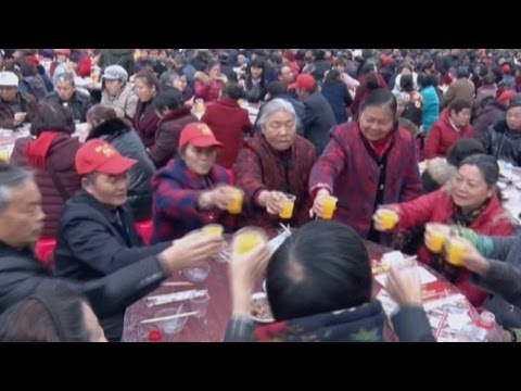 3800 seniors in sw china feast