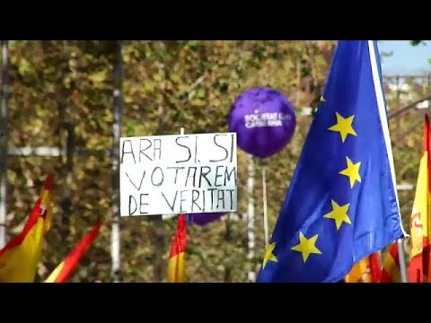 spanish unionists stage mass rally