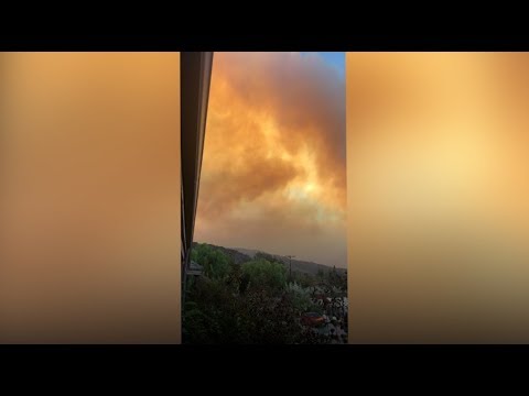 smoke from thomas fire blazes