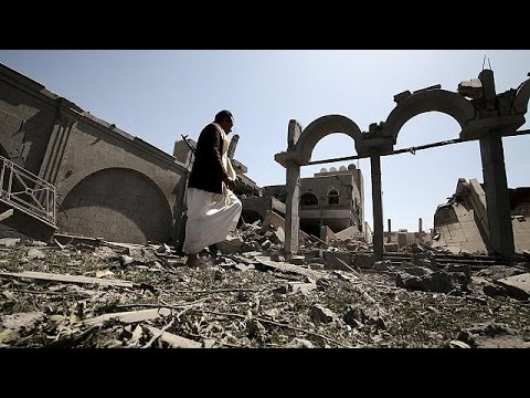 airstrike leaves former yemen presidents home in ruins