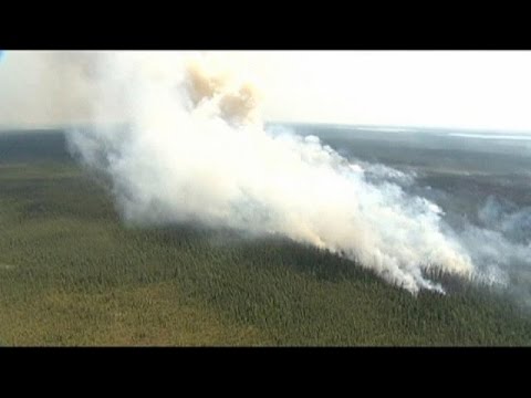 canada wildfires force evacuation of entire communities