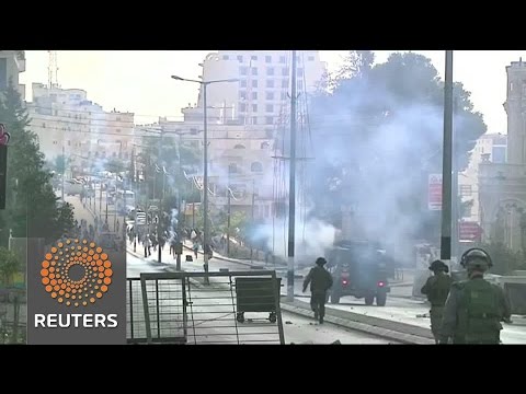 palestinian youths israeli forces clash