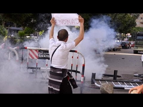 tear gas used to disperse protests in cairo