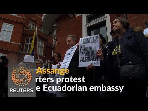 proassange protest held outside ecuadorian embassy in london