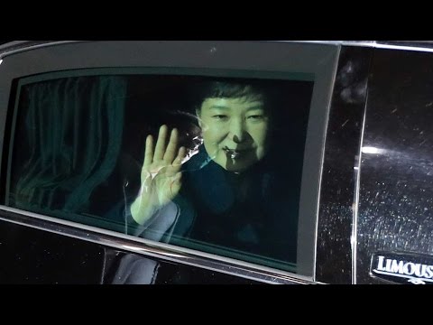 impeached president park guenhye vacates the presidential complex