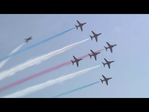 britains red arrows color karachi skies