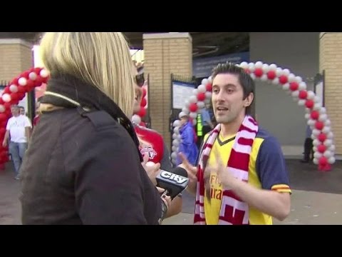 reporter stands up to hecklers