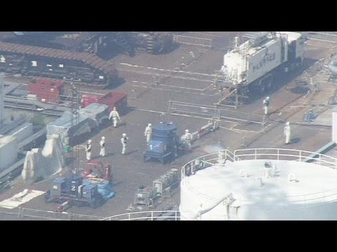 reactor cover to be dismantled