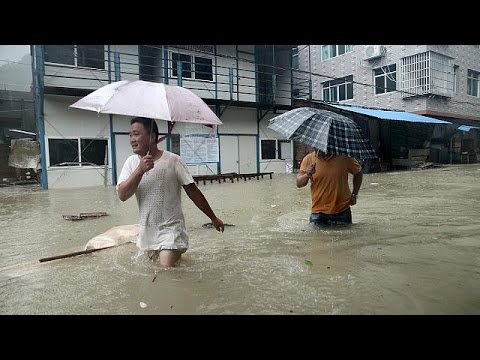 typhoon batters china leaving 14 dead