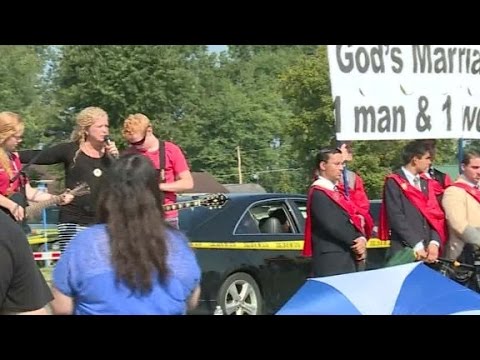 supporters gather in solidarity for kentucky clerk