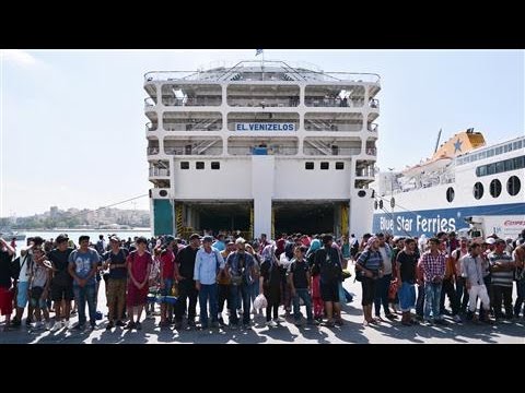 thousands more migrants arrive in mainland greece