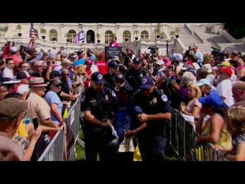 man removed during sarah palin speech