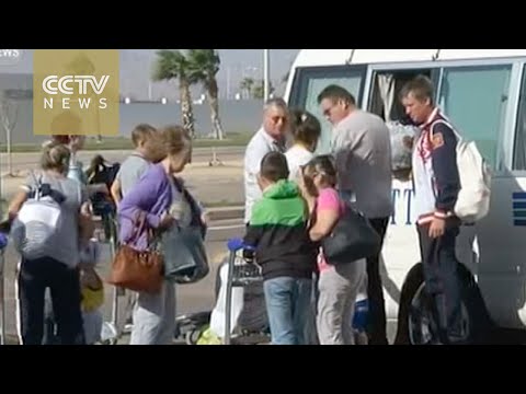 russia evacuates 11000 tourists from egypt