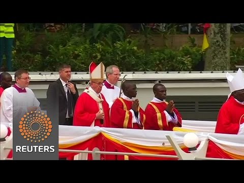 pope francis celebrates mass at ugandas holiest shrine